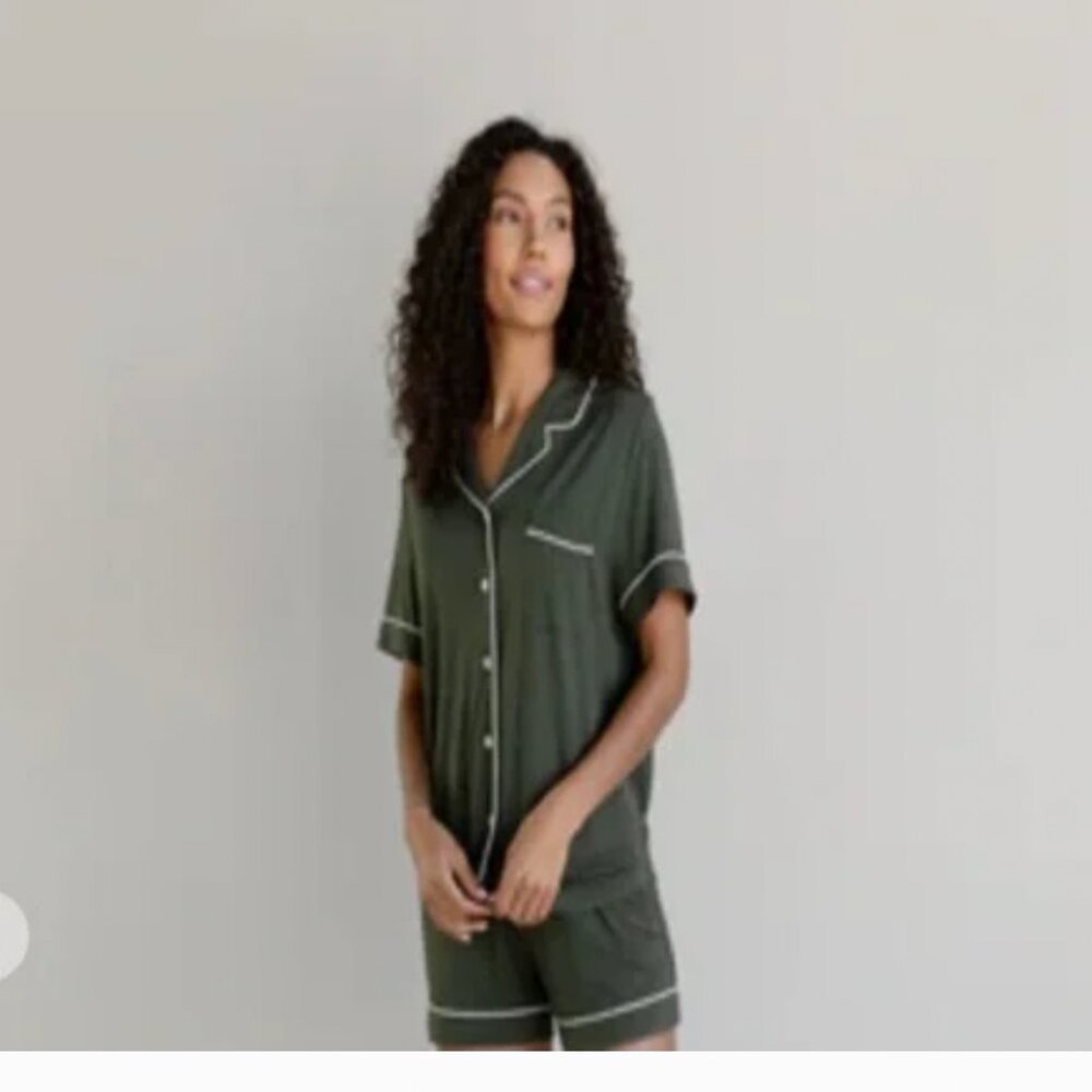Cozy Earth short sleeve shirt top and shorts bamboo pajama set small olive green - Picture 2 of 13
